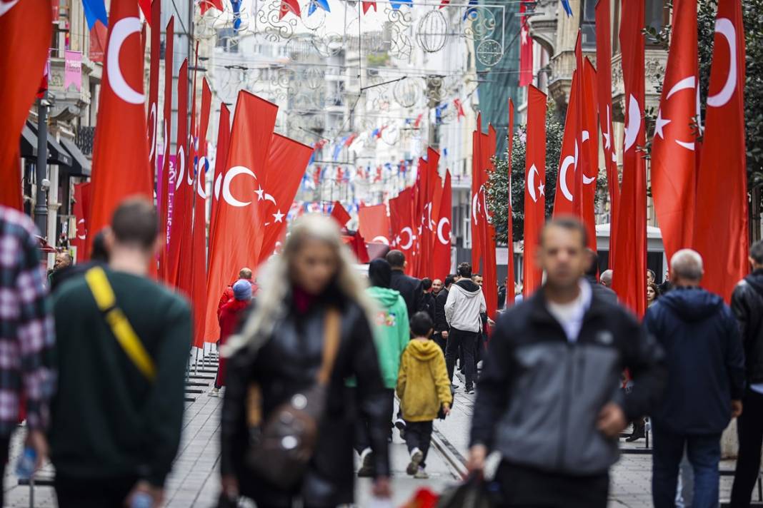 İstiklal Caddesi, Türk bayraklarıyla donatıldı 8